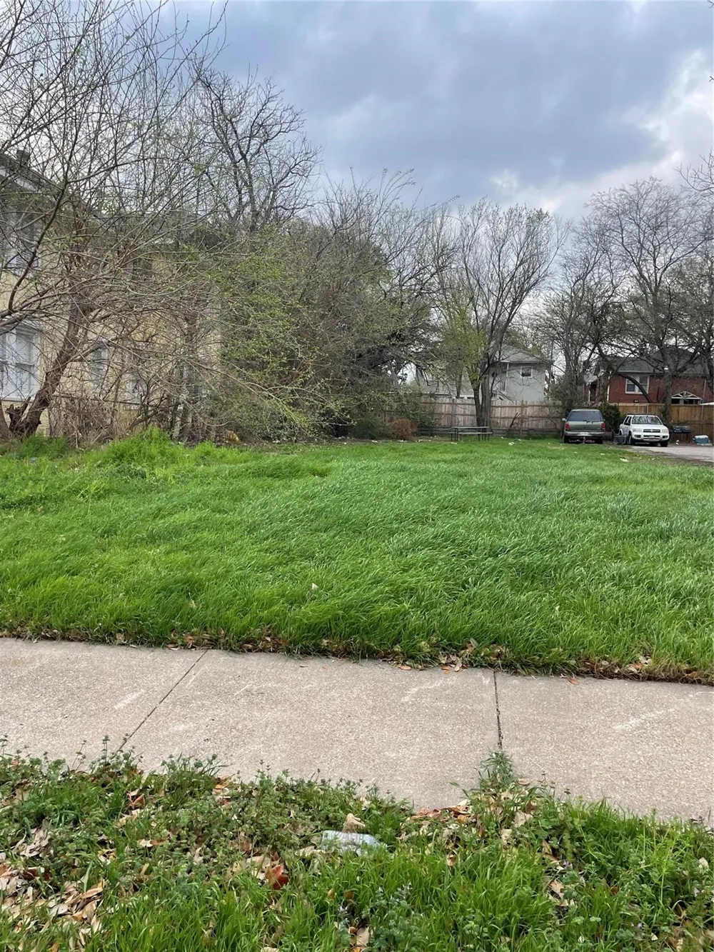 4629 Worth Street Dallas, TX 75246