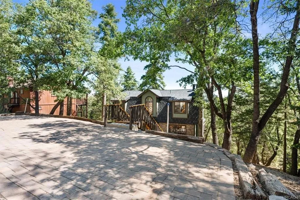 1550 Tuolumne Road Big Bear, CA 92314