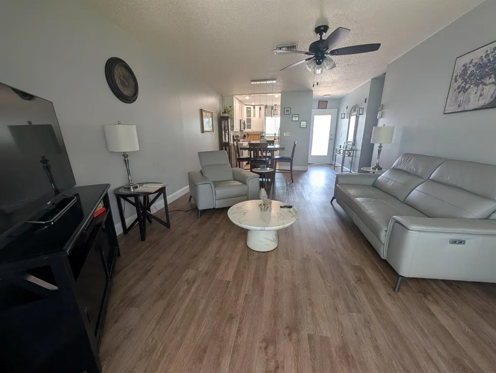 2671 Emory Drive E #B West Palm Beach, FL 33415