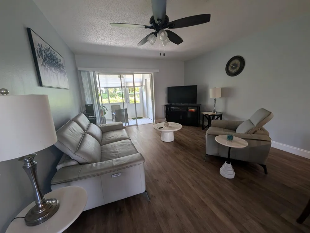 2671 Emory Drive E #B West Palm Beach, FL 33415