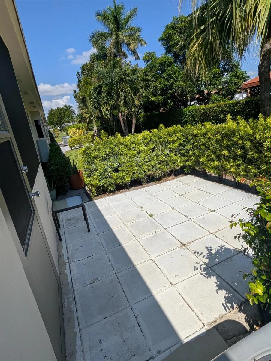 2671 Emory Drive E #B West Palm Beach, FL 33415