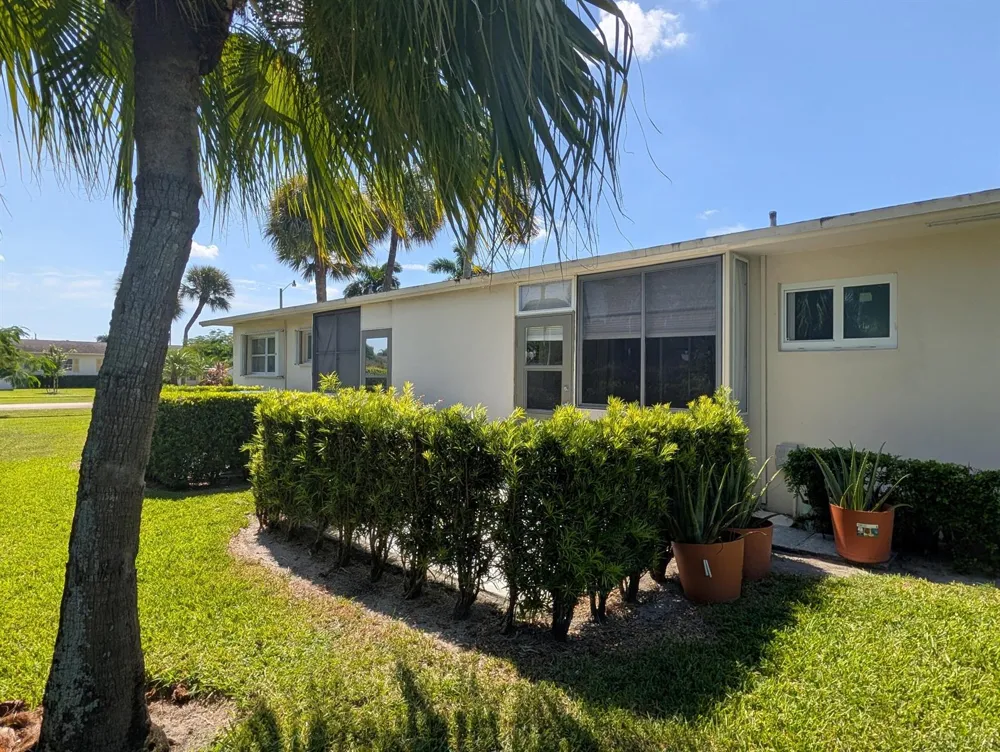 2671 Emory Drive E #B West Palm Beach, FL 33415