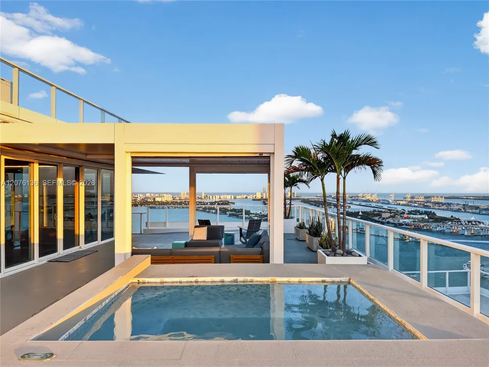 2020 Bayshore Dr #4104 Miami, FL 33137