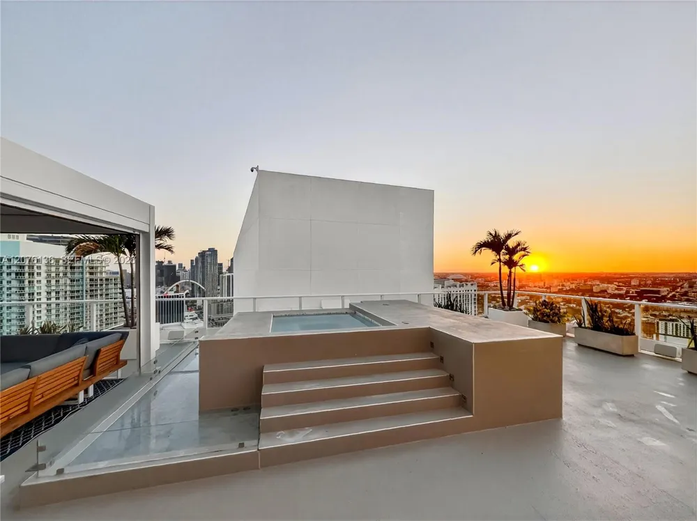 2020 Bayshore Dr #4104 Miami, FL 33137
