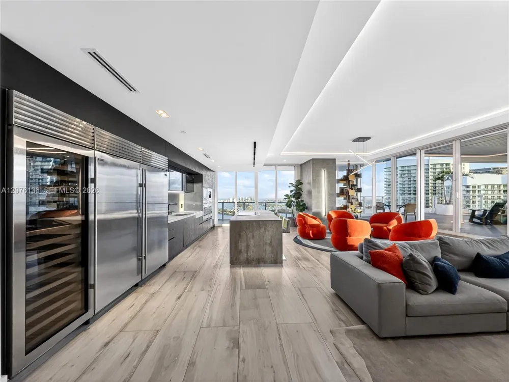 2020 Bayshore Dr #4104 Miami, FL 33137