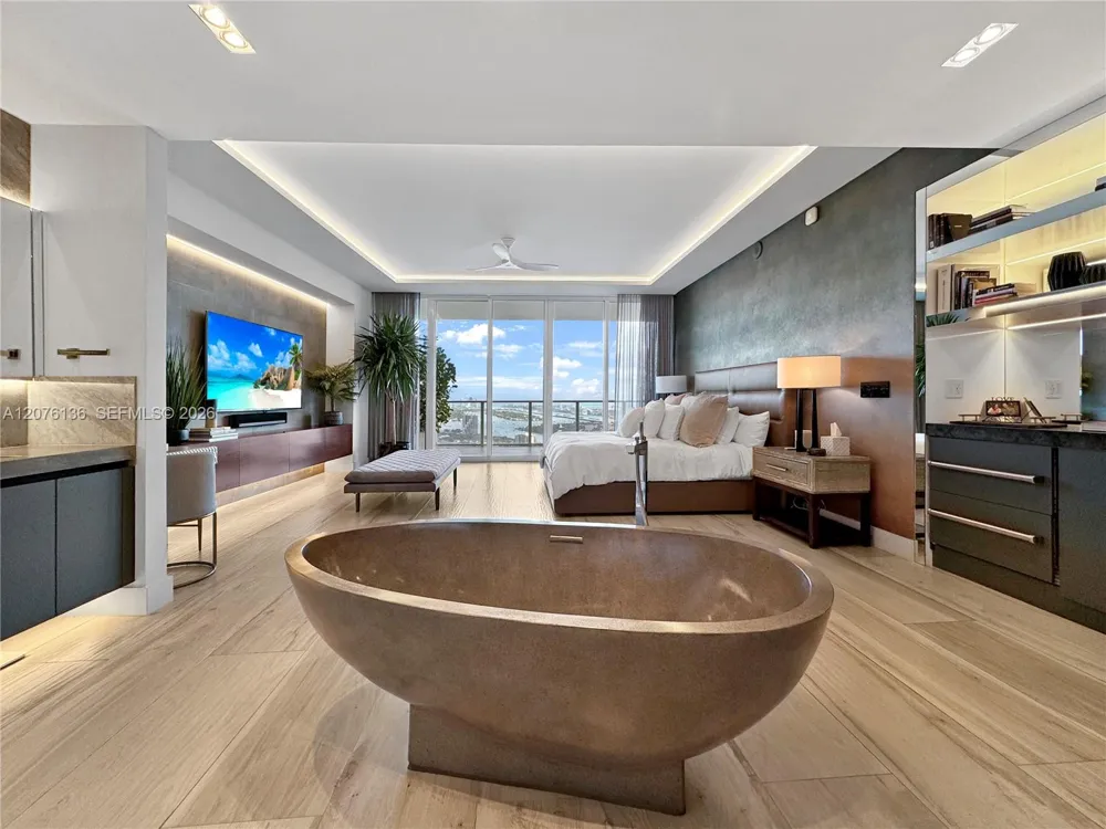 2020 Bayshore Dr #4104 Miami, FL 33137