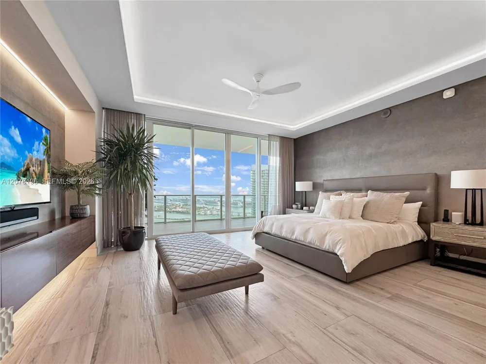 2020 Bayshore Dr #4104 Miami, FL 33137