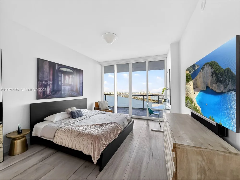 2020 Bayshore Dr #4104 Miami, FL 33137