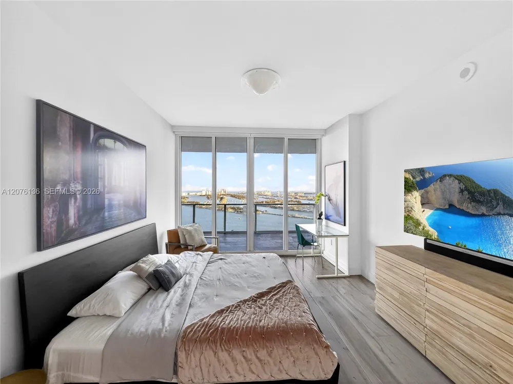 2020 Bayshore Dr #4104 Miami, FL 33137