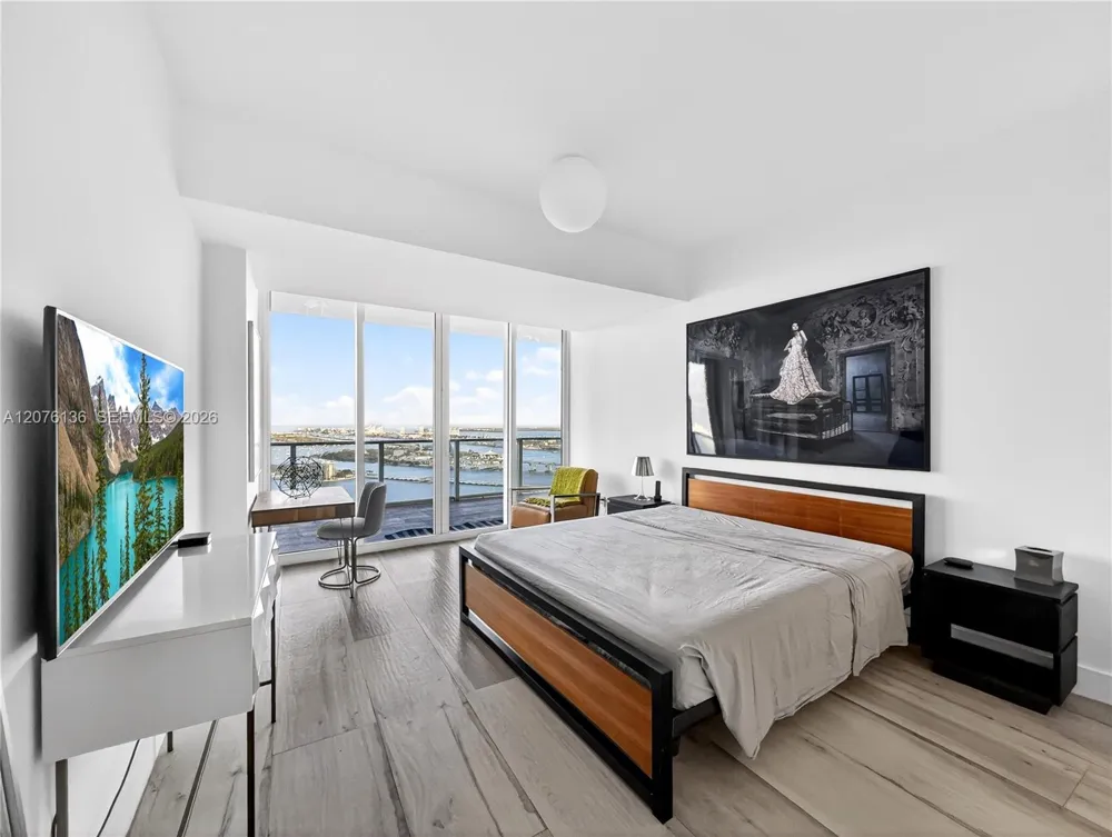 2020 Bayshore Dr #4104 Miami, FL 33137