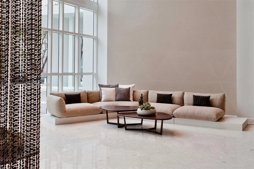 2020 Bayshore Dr #4104 Miami, FL 33137