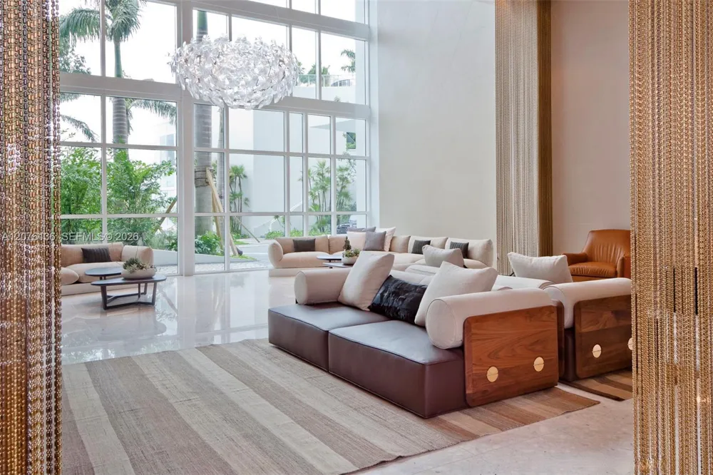 2020 Bayshore Dr #4104 Miami, FL 33137