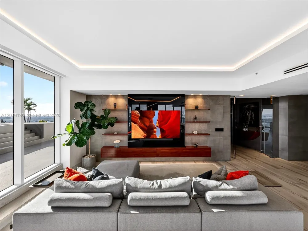 2020 Bayshore Dr #4104 Miami, FL 33137