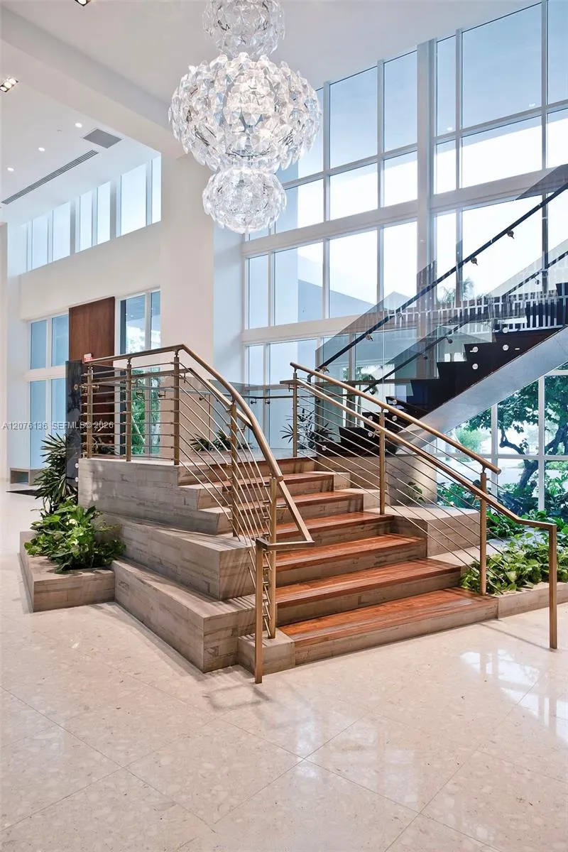 2020 Bayshore Dr #4104 Miami, FL 33137