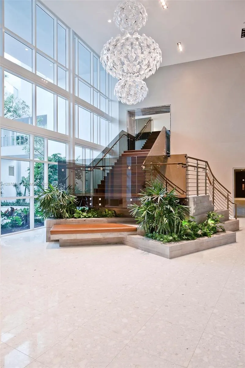 2020 Bayshore Dr #4104 Miami, FL 33137