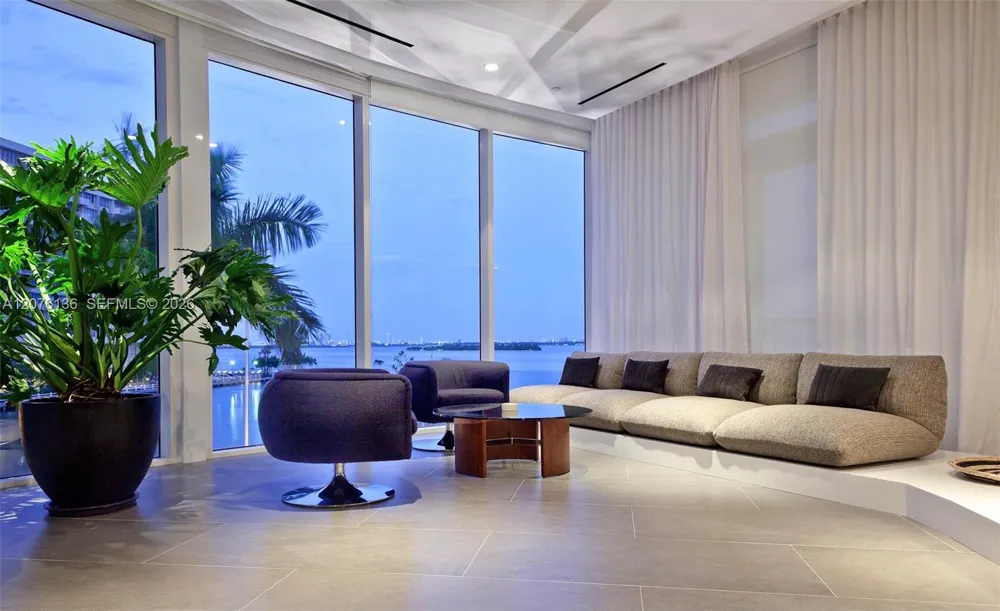 2020 Bayshore Dr #4104 Miami, FL 33137