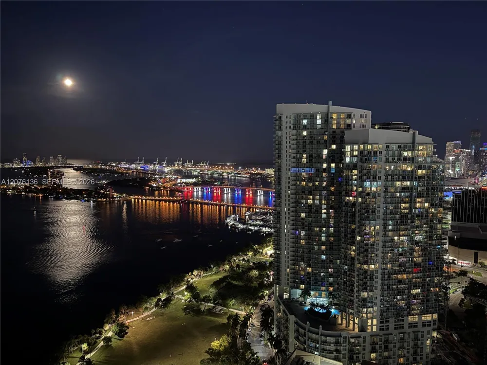 2020 Bayshore Dr #4104 Miami, FL 33137