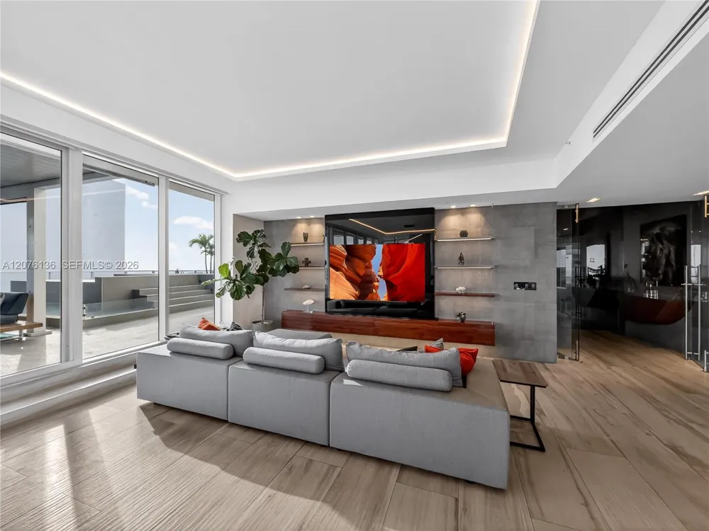 2020 Bayshore Dr #4104 Miami, FL 33137