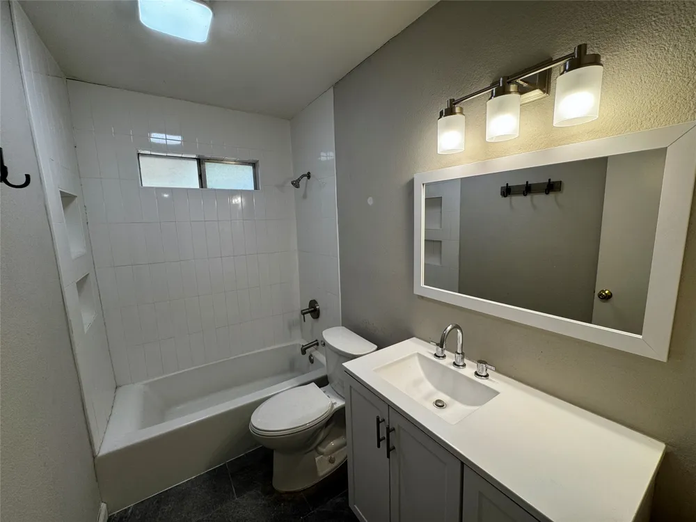 1505 Bellaire Drive Grapevine, TX 76051
