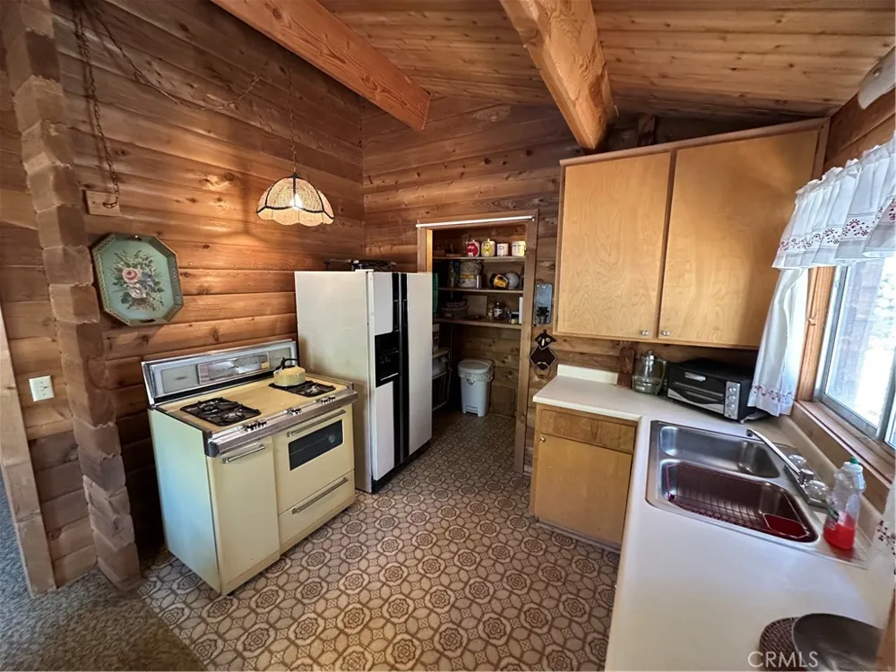 41267 Valley Of The Falls Drive Forest Falls, CA 92339