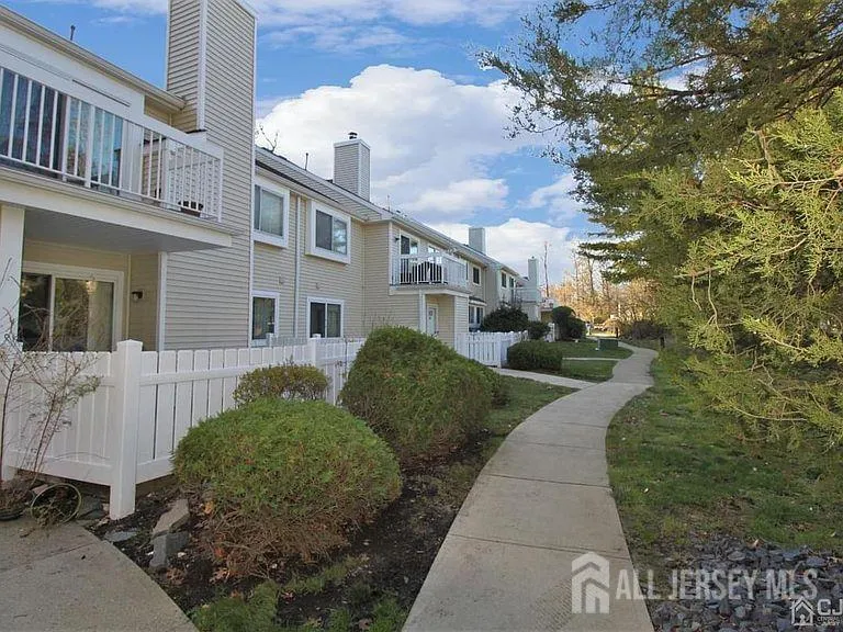17 Deerberry Lane South Brunswick, NJ 08852