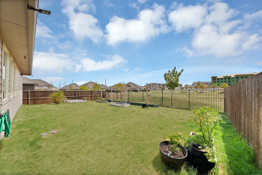 3101 Paruament Drive Denton, TX 76207