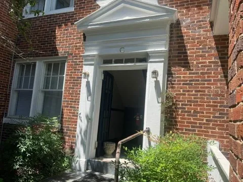 1975 VINEVILLE AVENUE #C1