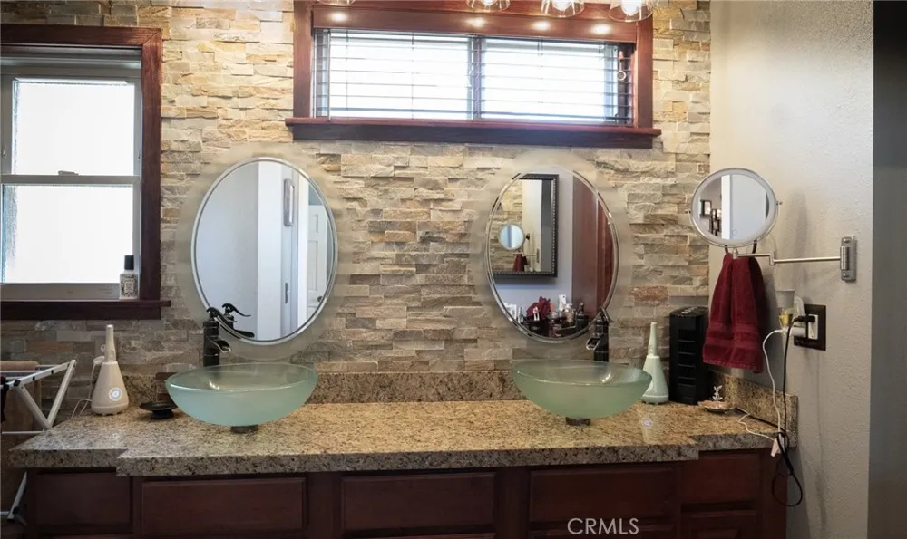 6050 E Malton Avenue Simi Valley, CA 93063