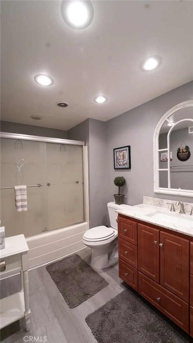 6050 E Malton Avenue Simi Valley, CA 93063
