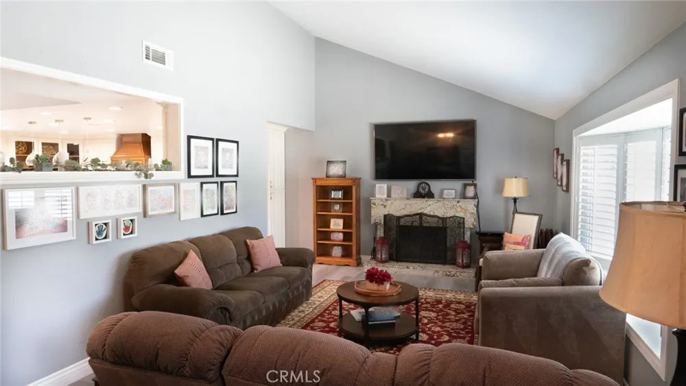 6050 E Malton Avenue Simi Valley, CA 93063