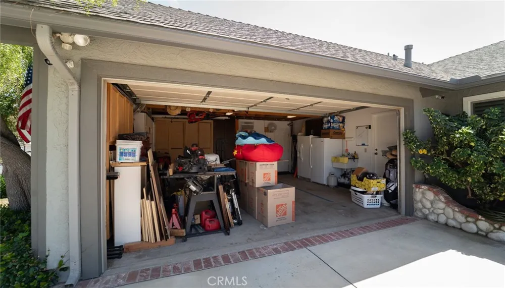 6050 E Malton Avenue Simi Valley, CA 93063