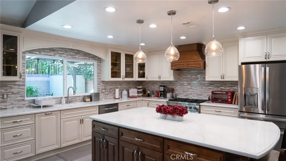 6050 E Malton Avenue Simi Valley, CA 93063