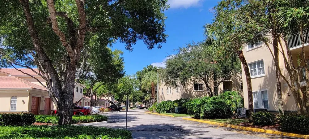 2496 CENTERGATE DRIVE #203 Miramar, FL 33025
