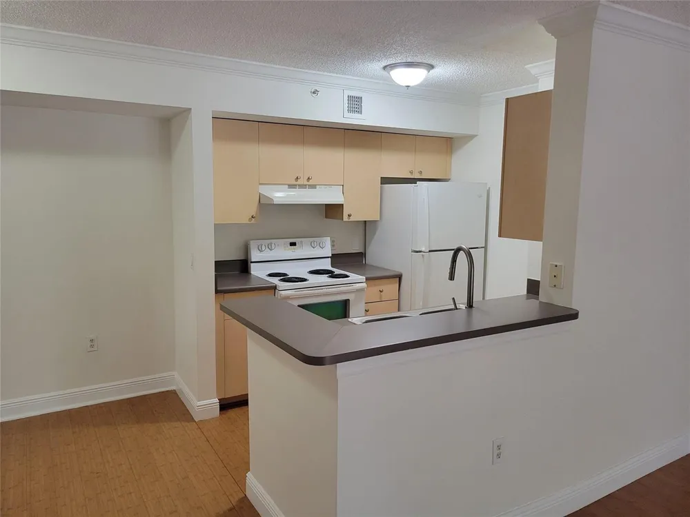 2496 CENTERGATE DRIVE #203 Miramar, FL 33025