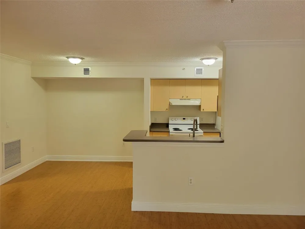 2496 CENTERGATE DRIVE #203 Miramar, FL 33025