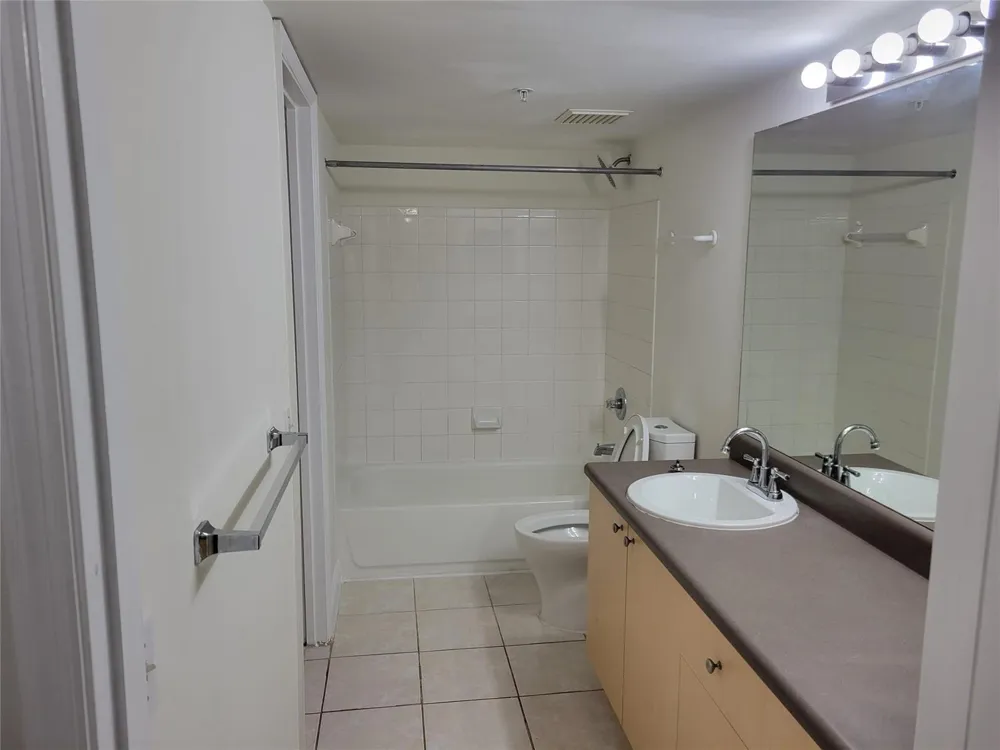 2496 CENTERGATE DRIVE #203 Miramar, FL 33025