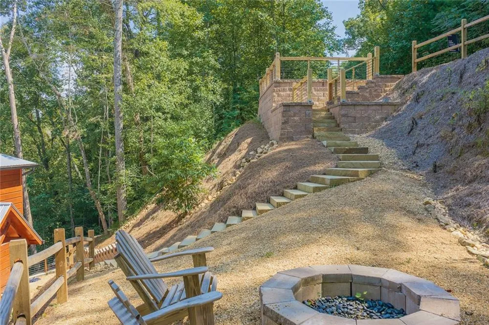 138 Rhondas Way Ellijay, GA 30540