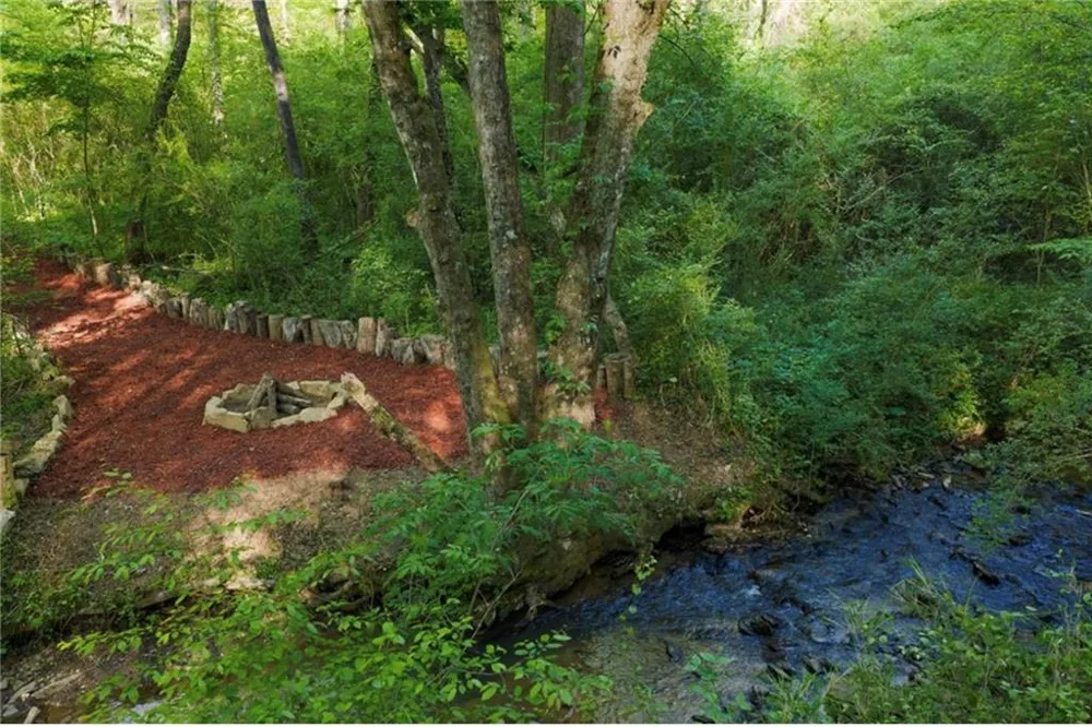138 Rhondas Way Ellijay, GA 30540