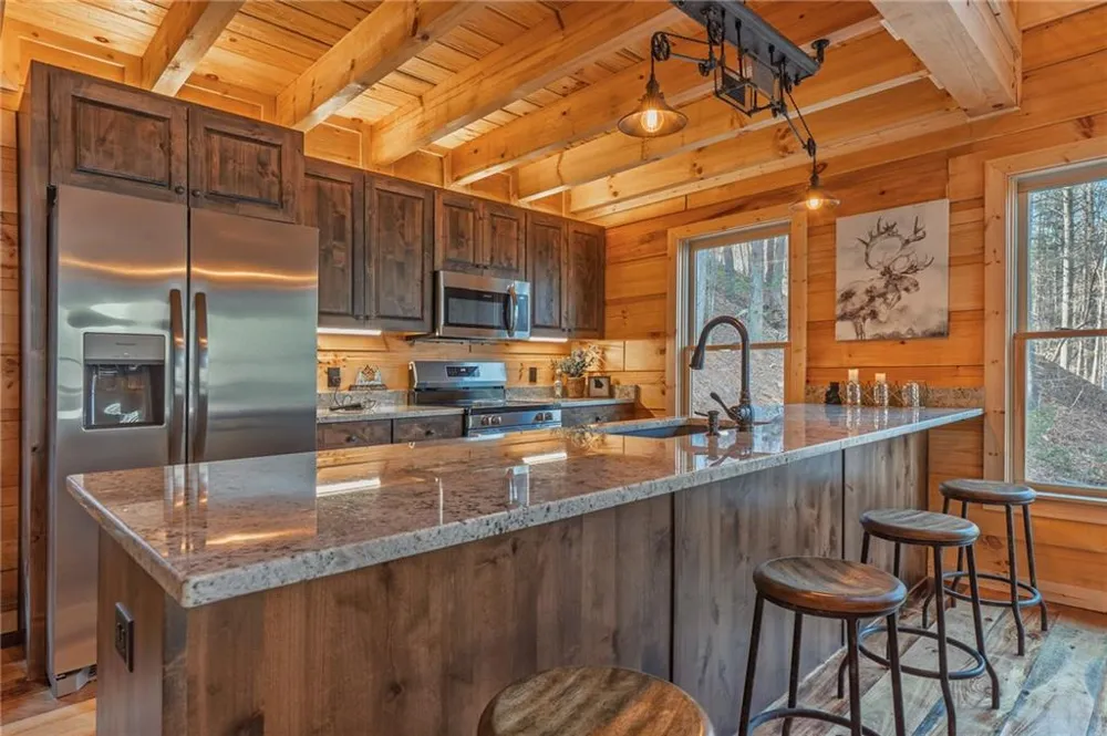 138 Rhondas Way Ellijay, GA 30540