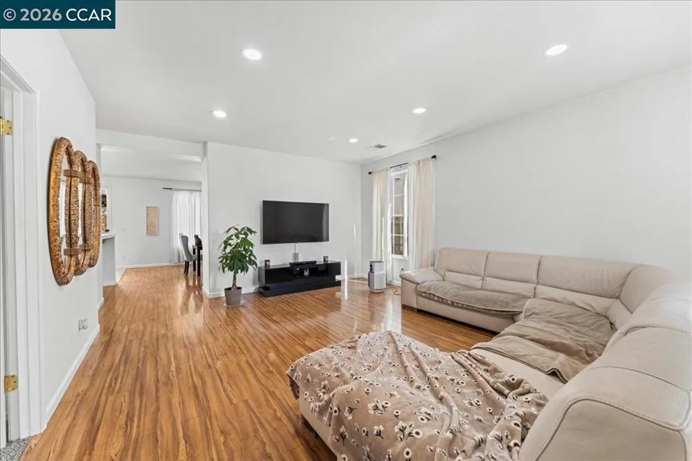 563 Silver Saddle Dr Pittsburg, CA 94565