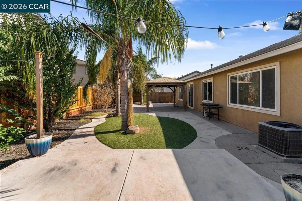 563 Silver Saddle Dr Pittsburg, CA 94565