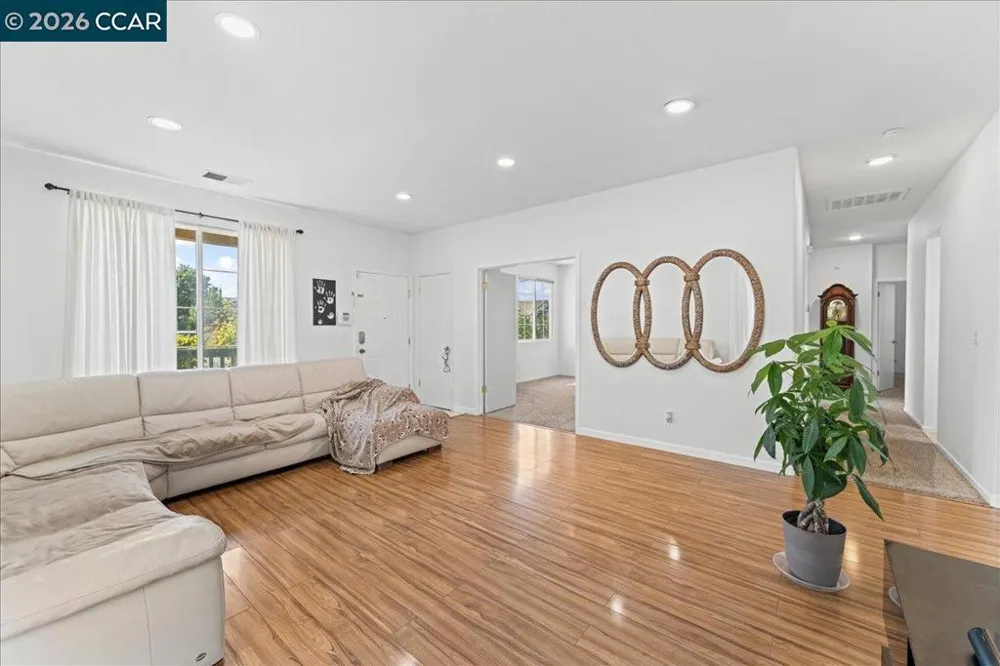 563 Silver Saddle Dr Pittsburg, CA 94565