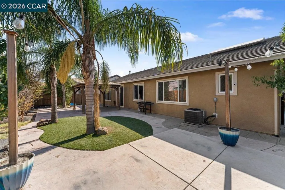 563 Silver Saddle Dr Pittsburg, CA 94565