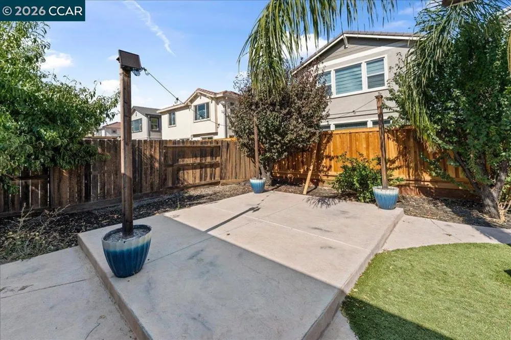 563 Silver Saddle Dr Pittsburg, CA 94565