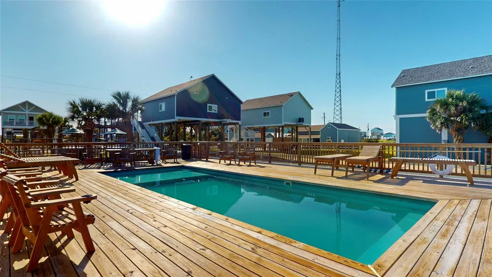 1062 Shady Lane Gilchrist, TX 77617