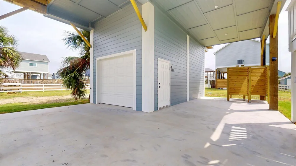 1062 Shady Lane Gilchrist, TX 77617