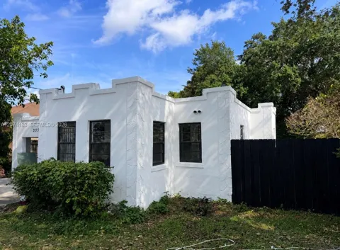 3351 NW 52nd St