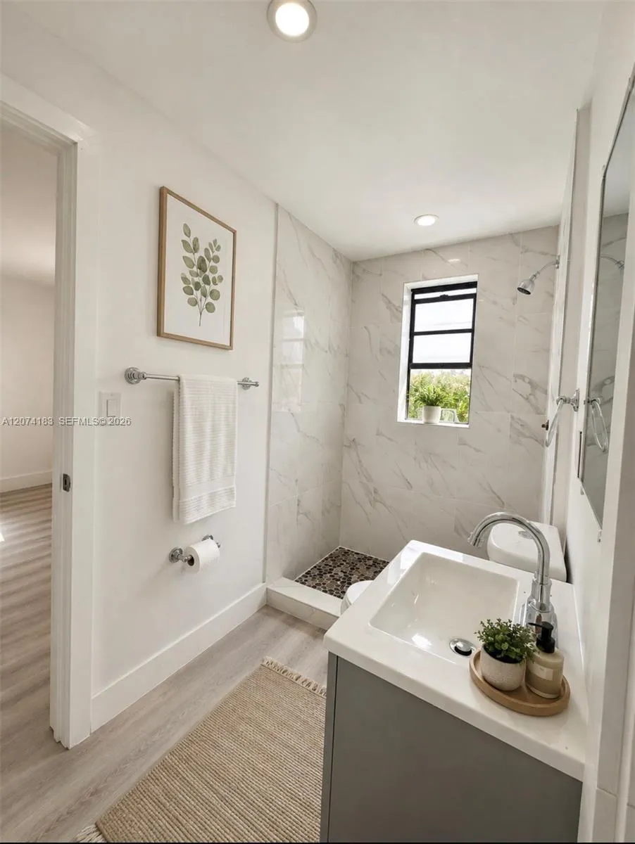 3351 NW 52nd St Miami, FL 33142