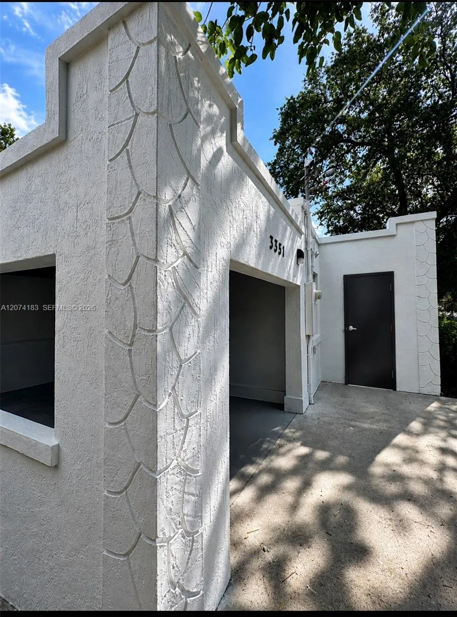 3351 NW 52nd St Miami, FL 33142