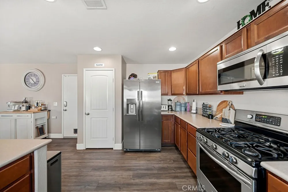 804 Amadova Drive Perris, CA 92571